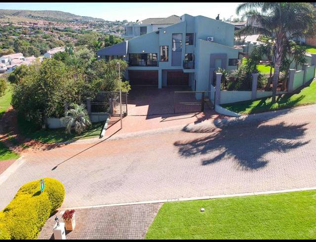 4 BEDROOM HOUSE FOR SALE IN RUIMSIG